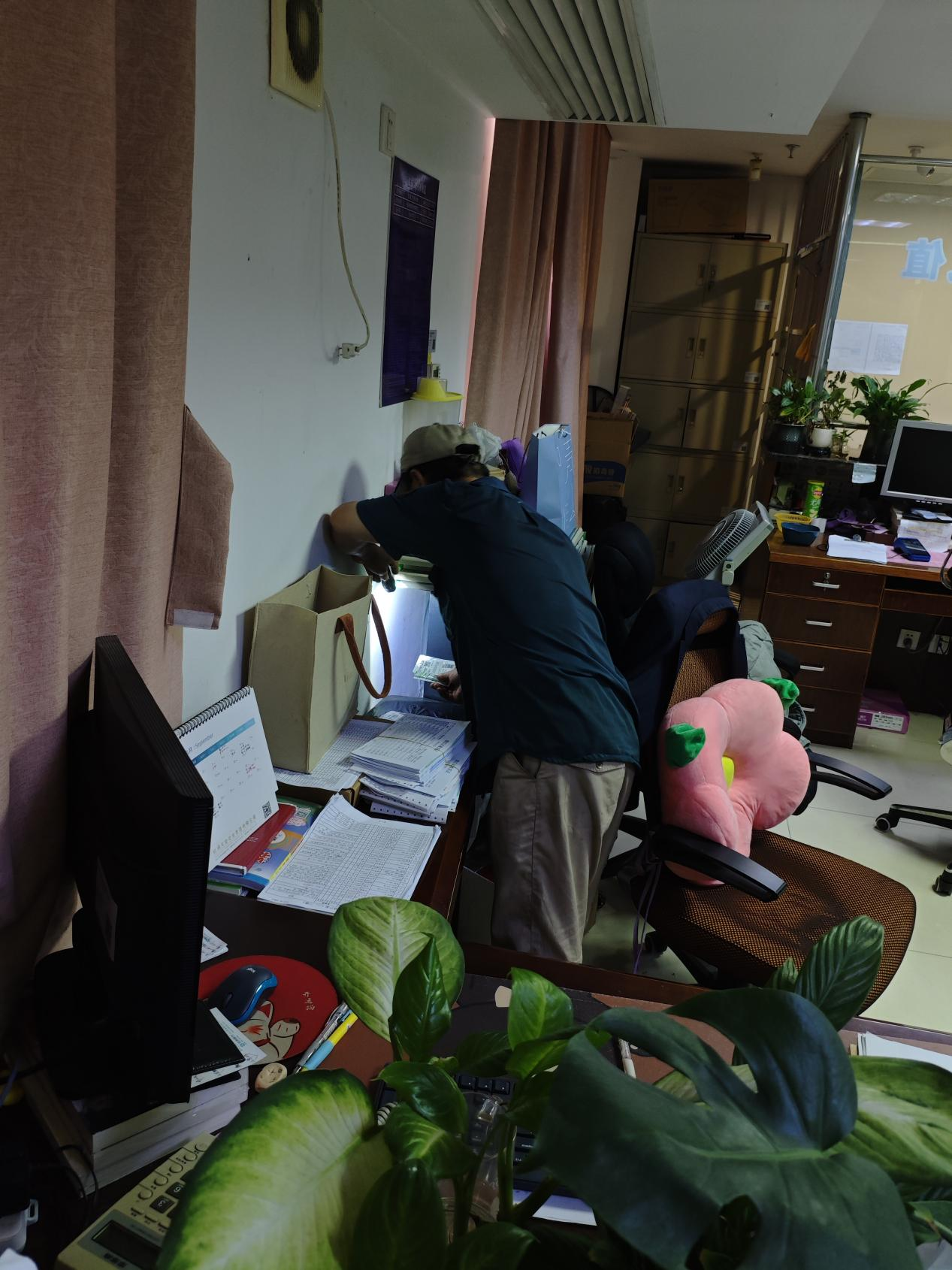 驱除“四害”，，，“卫”爱偕行