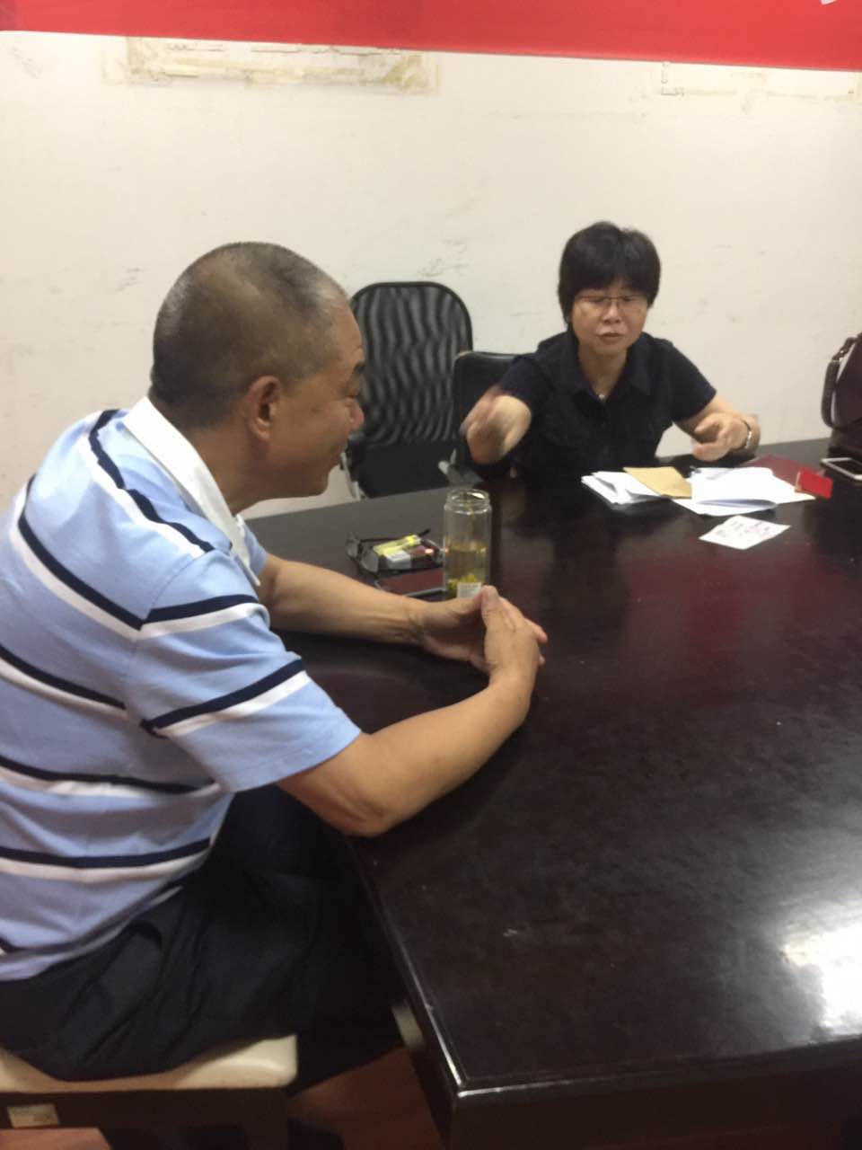 夸夸9227新葡的京集团老村长 爱岗敬业的老党员