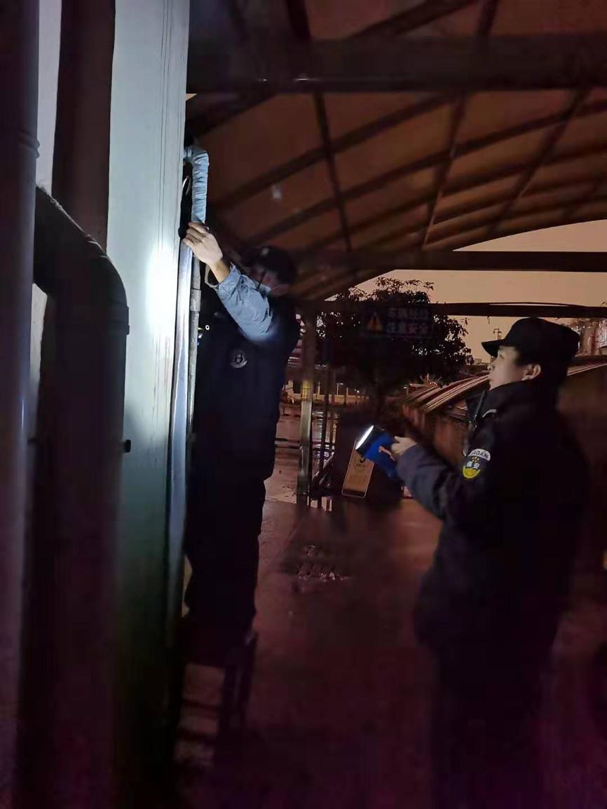 钱江商城起劲做好防寒防冻事情