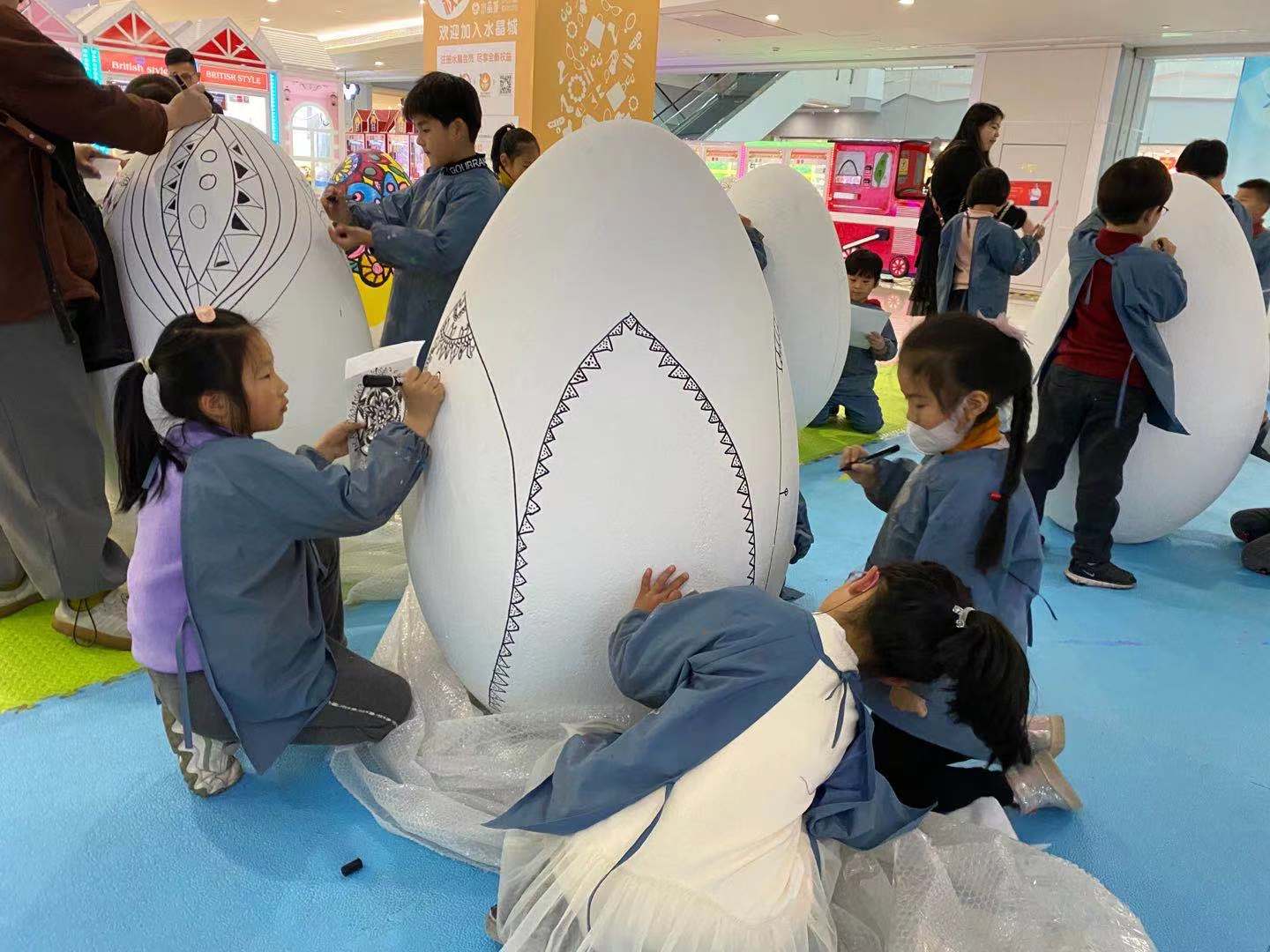 水晶城迎新画蛋活动圆满竣事