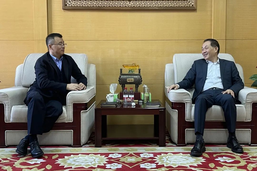 拱墅区副区长，，，，，公循分局党委书记、局长徐晓东一行莅临集团指导