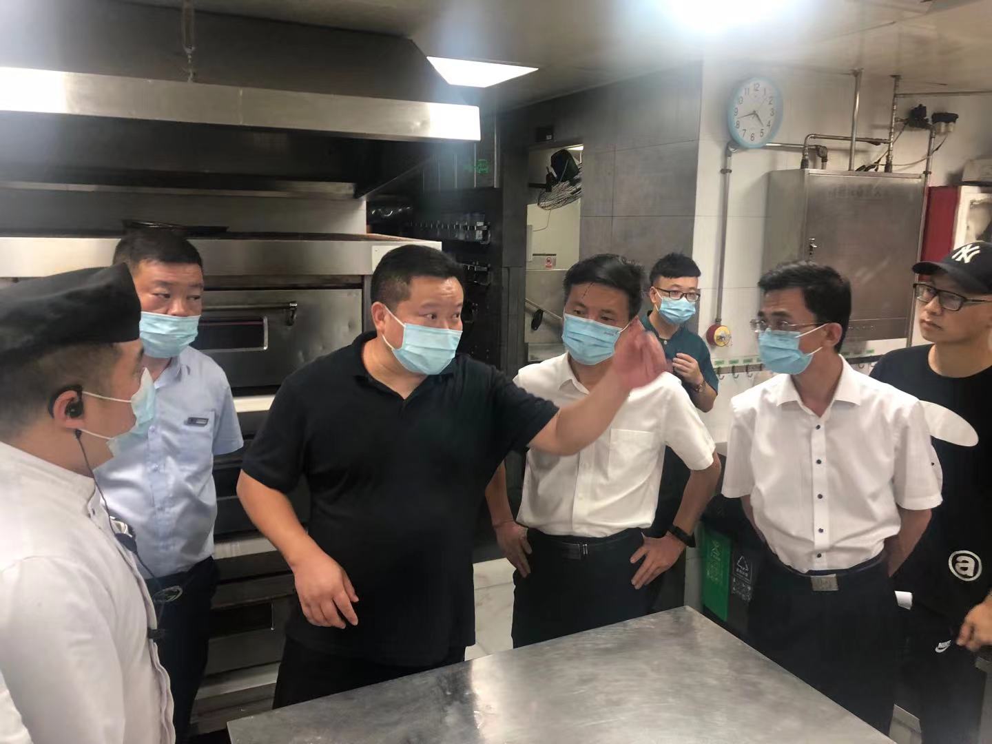 市都会运行专委会莅临水晶城开展节前清静检查