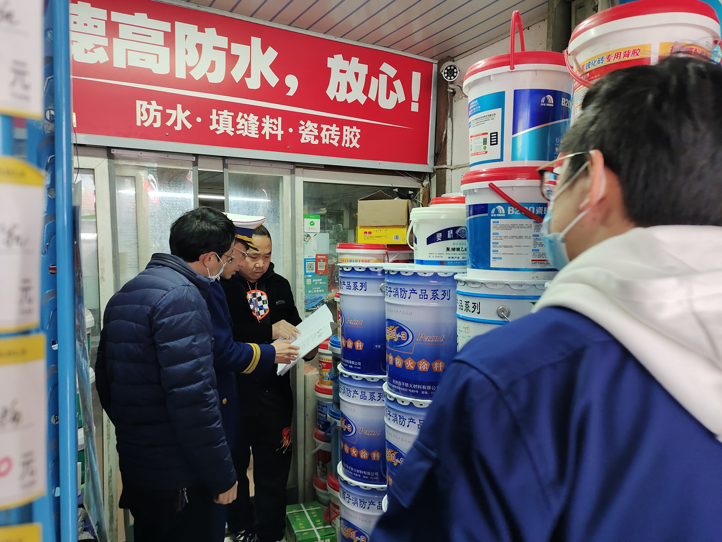 区工商、消防大队走访9227新葡的京集团市场