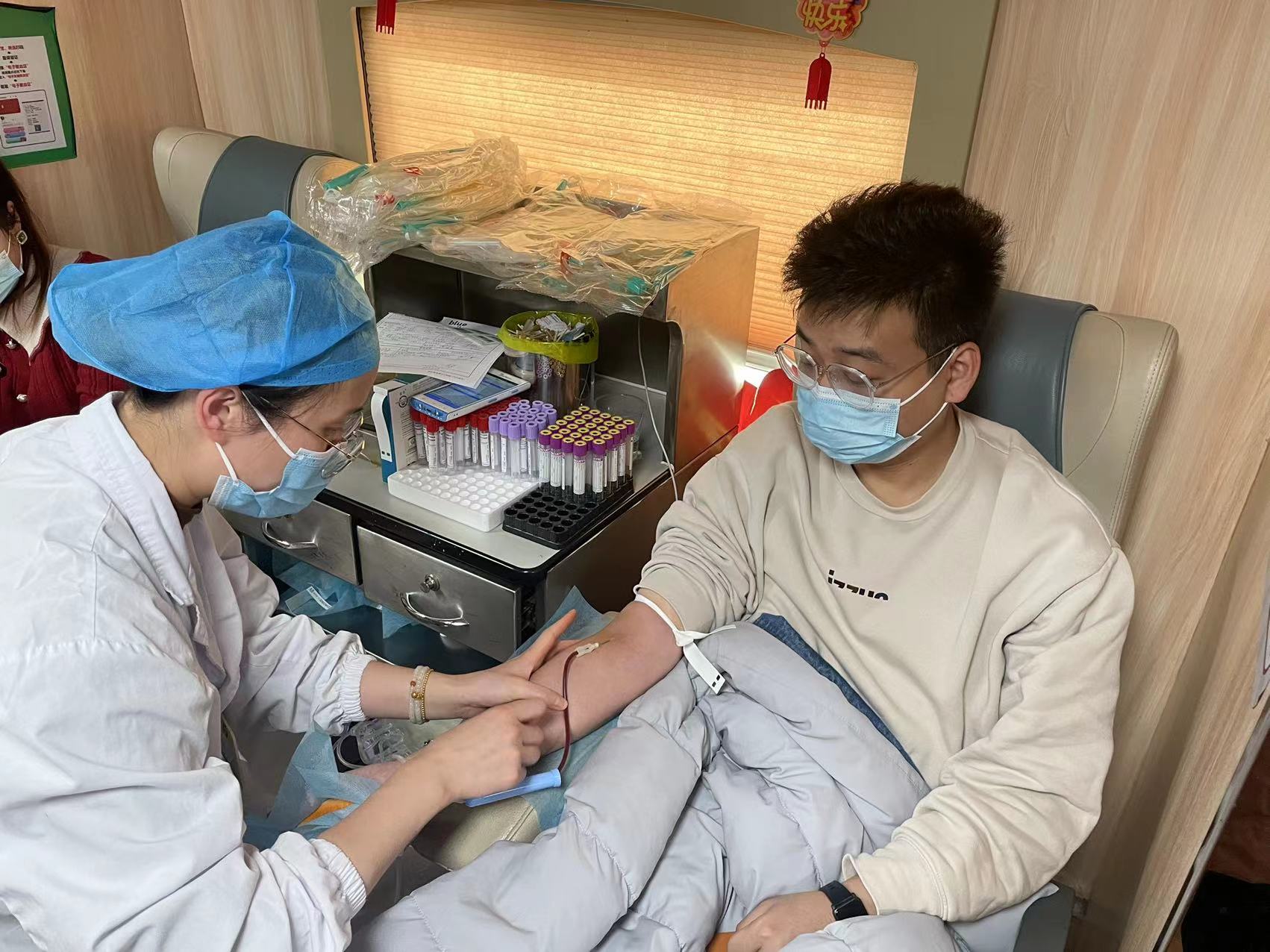 水晶城加入街道无偿献血活动