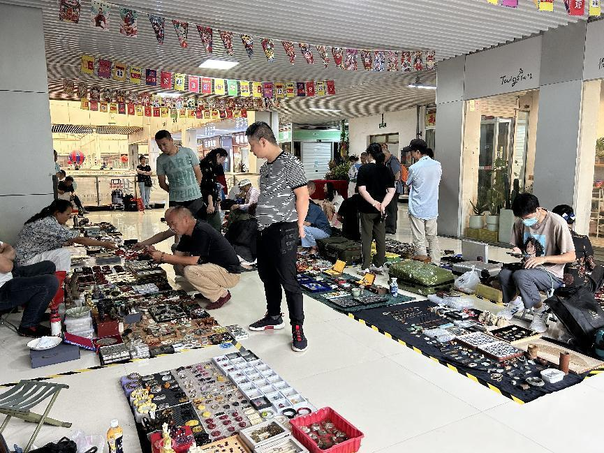 钱江商城举行首届“钱江文玩雅集”活动