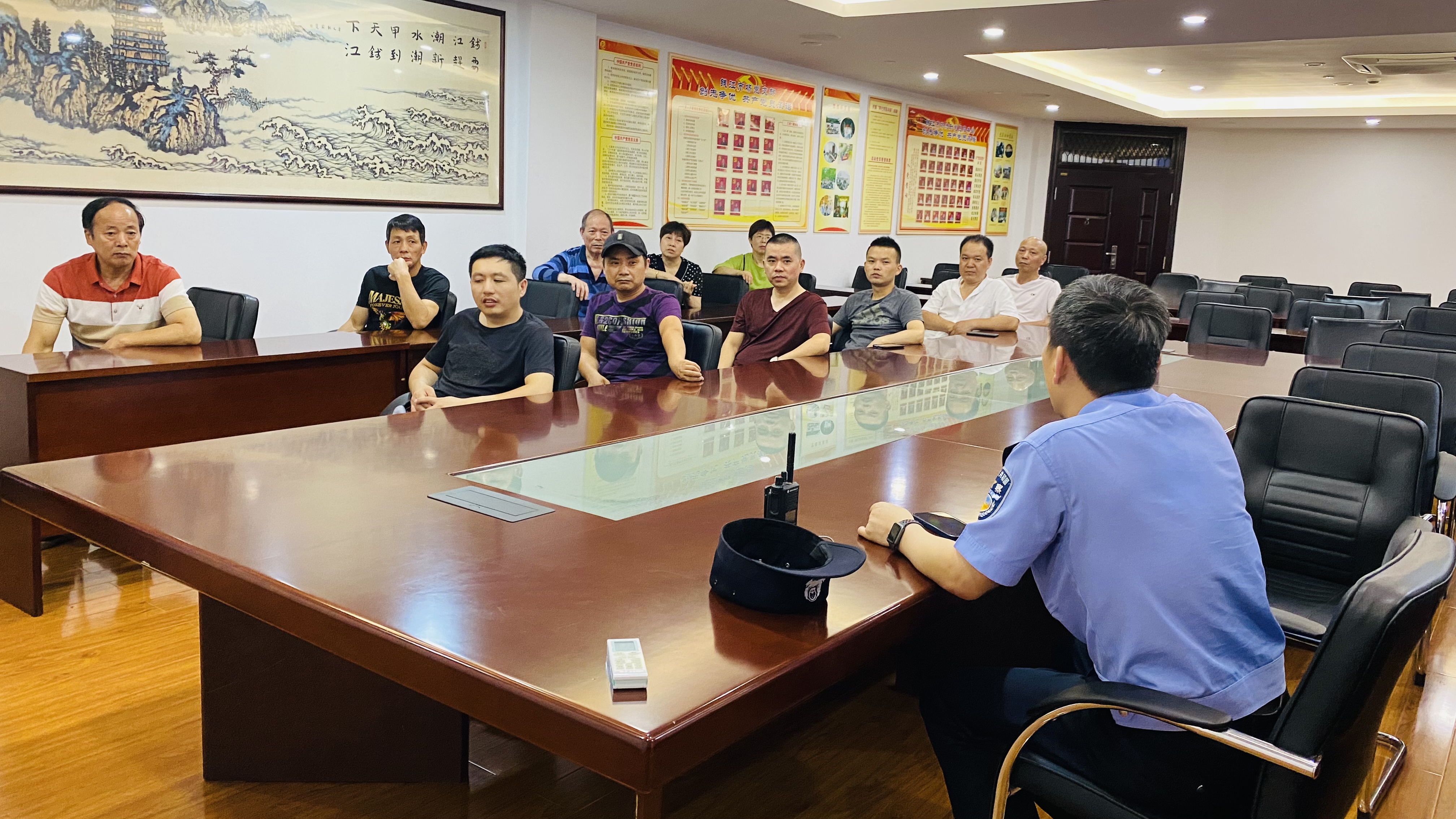 钱江商城联合大关派出所开展购销刀具治理培训