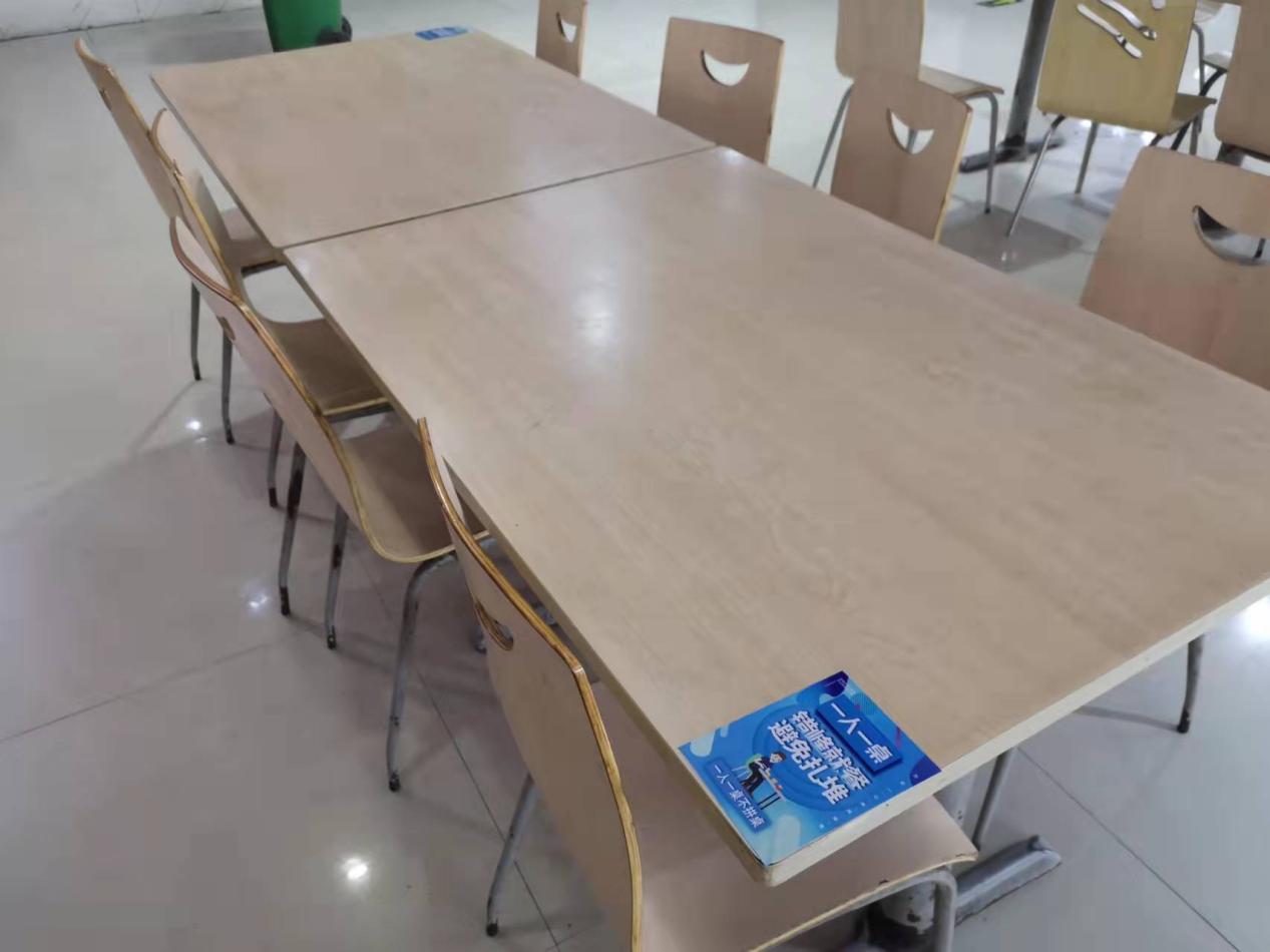 钱江商城接纳隔桌用餐，，，主顾吃得放心放心舒心