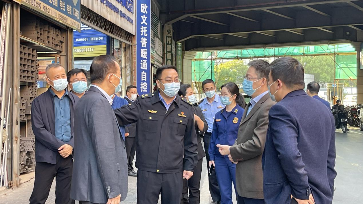 拱墅区向导赴9227新葡的京集团市场 检查疫情防控及消防清静事情