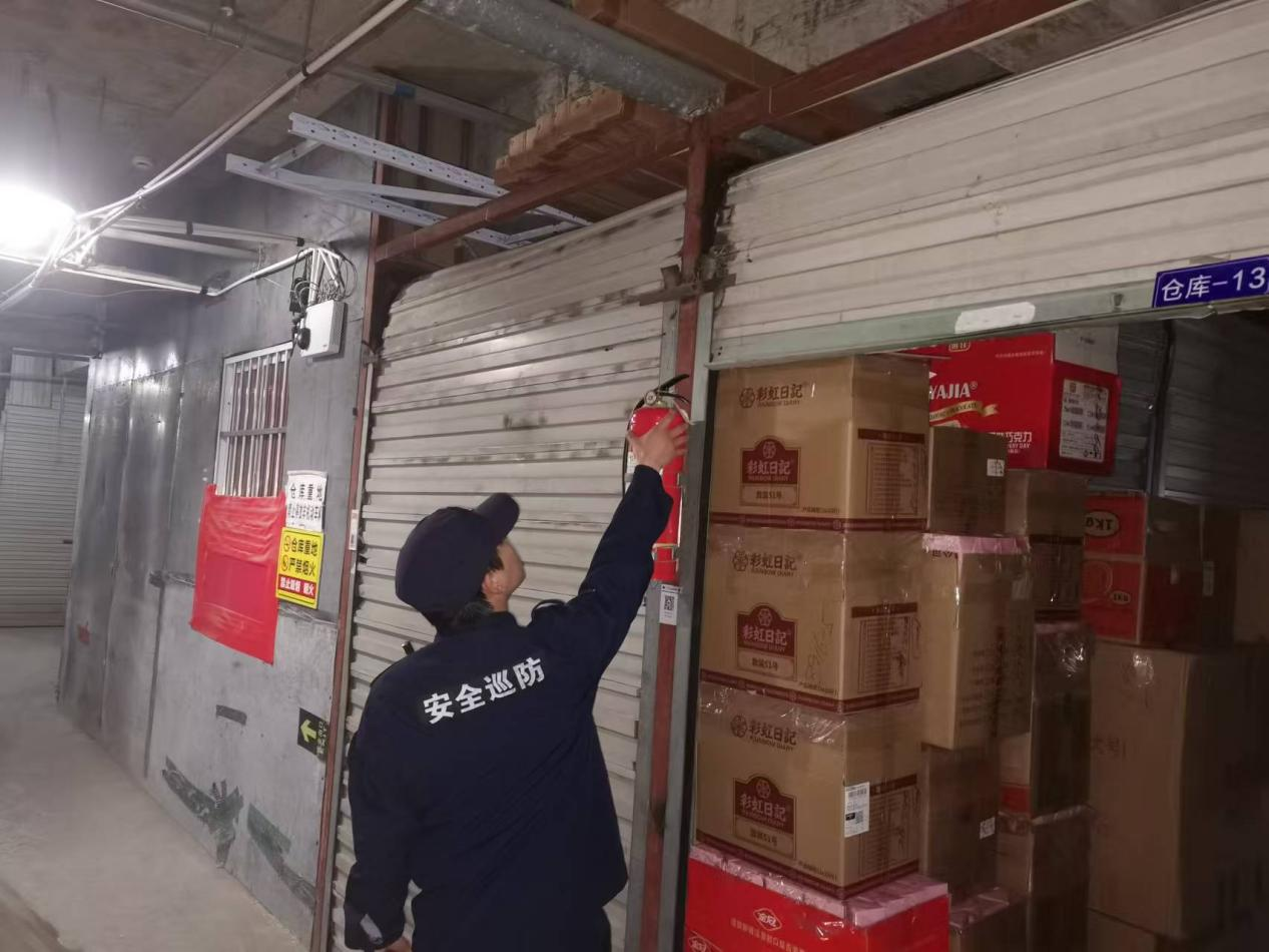 筑牢仓储清静防线 钱江商城开展客栈专项检查