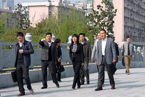 20150329中央党？？？？翁庾樽乙恍休傲9227新葡的京集团文创园调研 (1).jpg